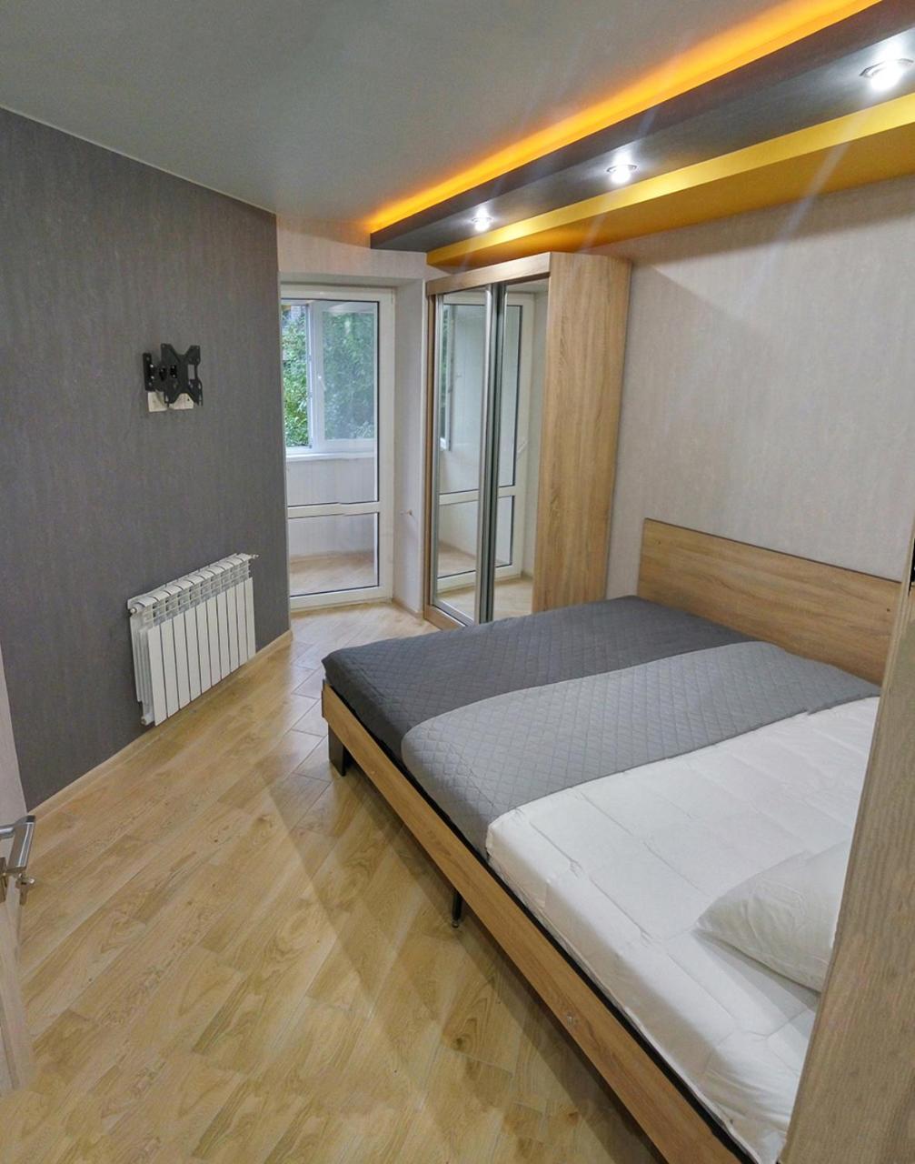 Yellow Loft Luxury Apartments With 2 Bedrooms Poltava Exterior photo